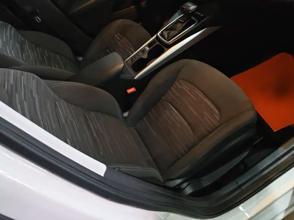 Chevrolet Monza — миниатюра 25