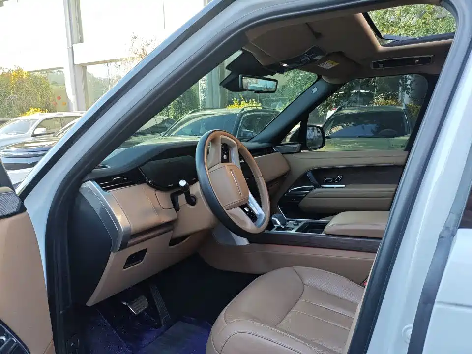 Land Rover Range Rover — миниатюра 4