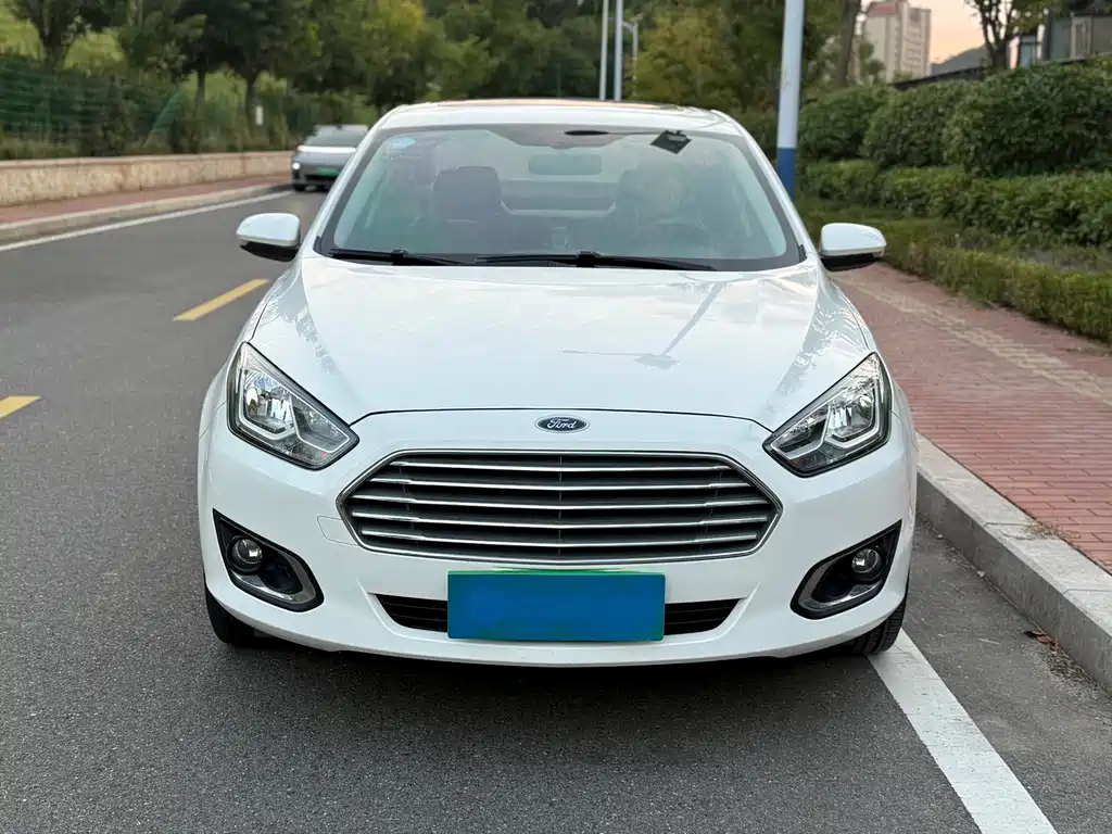Ford Escort — миниатюра 3