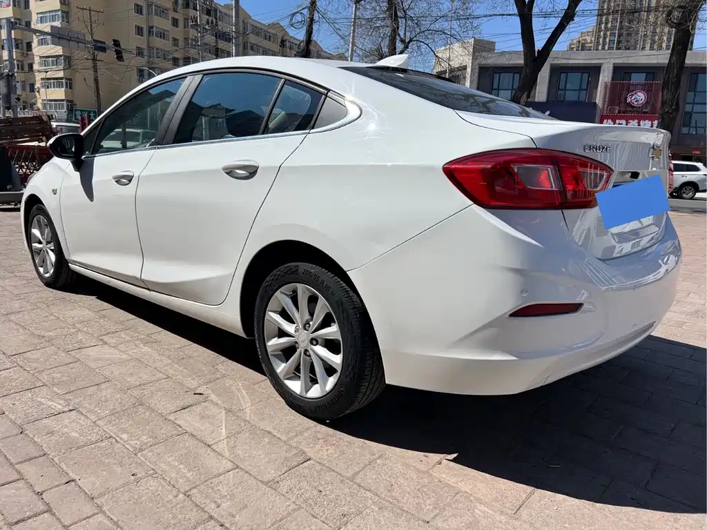 Chevrolet Cruze — миниатюра 6