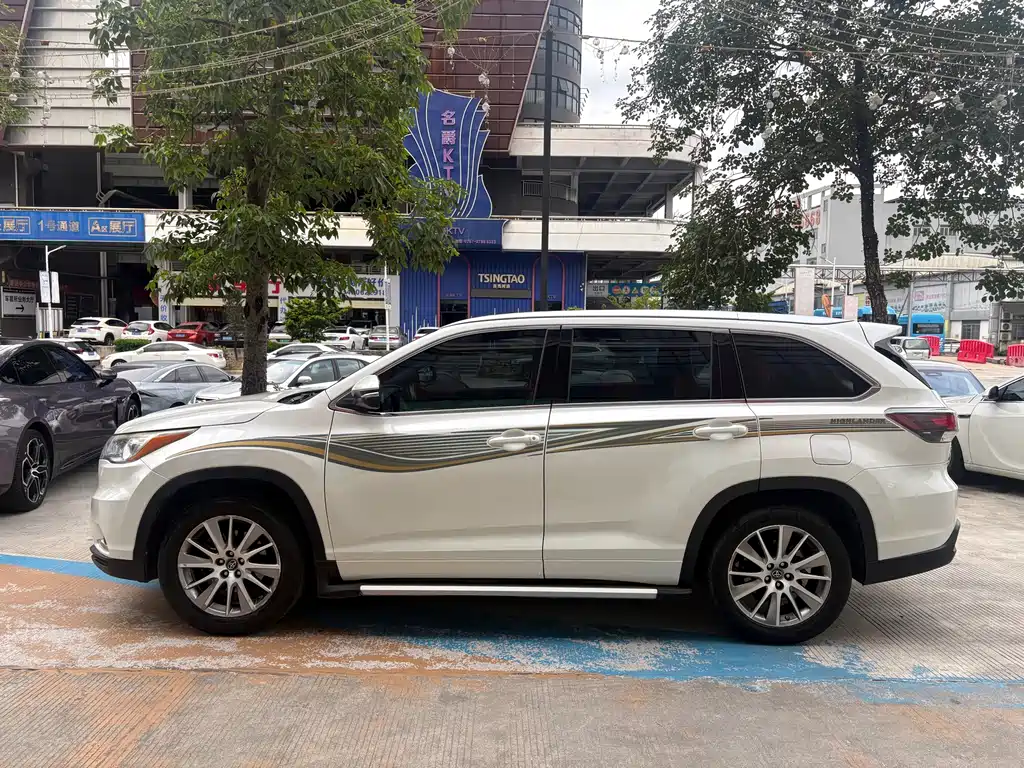Toyota Highlander — миниатюра 7