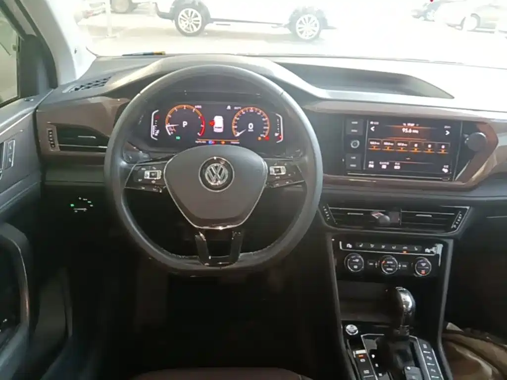 Volkswagen Tharu — миниатюра 11