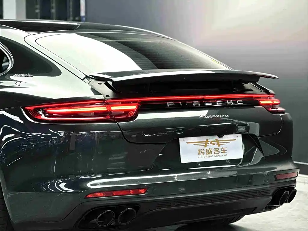 PORSCHE PANAMERA