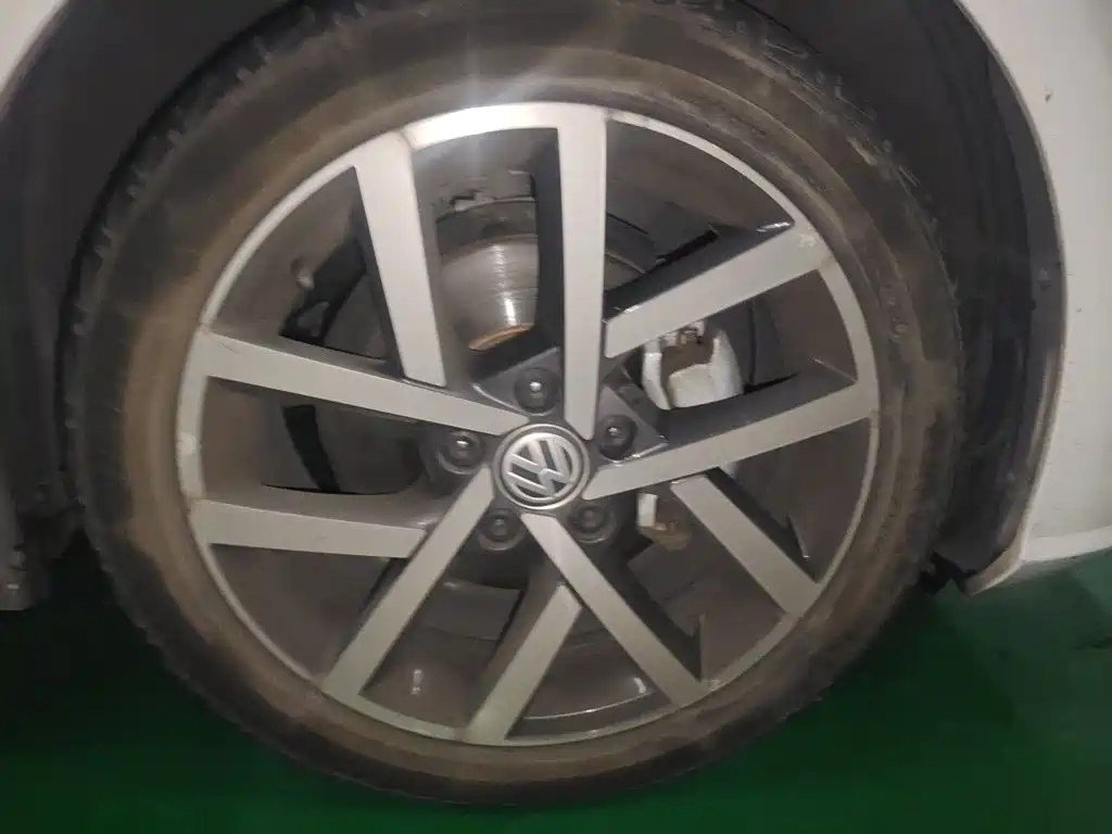 Volkswagen Golf — миниатюра 24