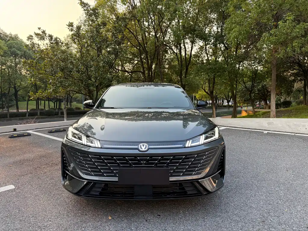 Changan Eado — миниатюра 2