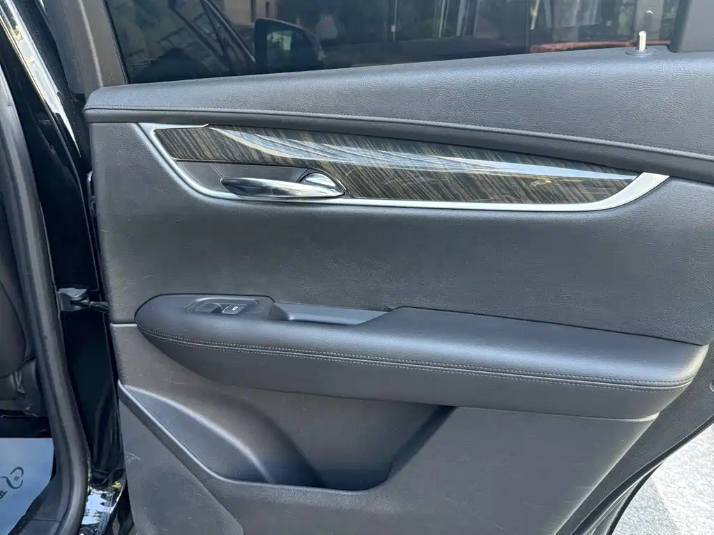Cadillac XT5 — миниатюра 7
