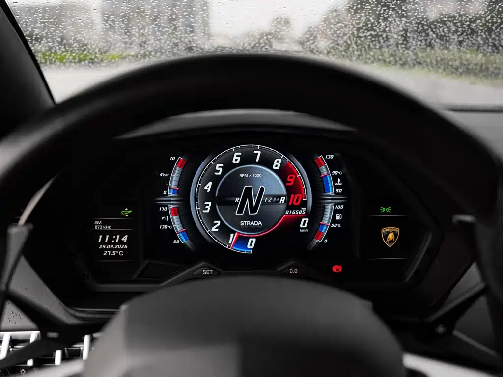 Lamborghini Aventador — миниатюра 21