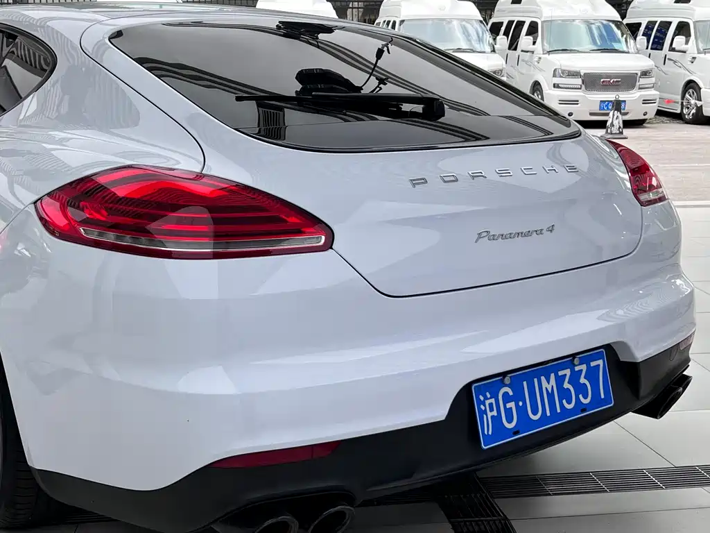 PORSCHE PANAMERA