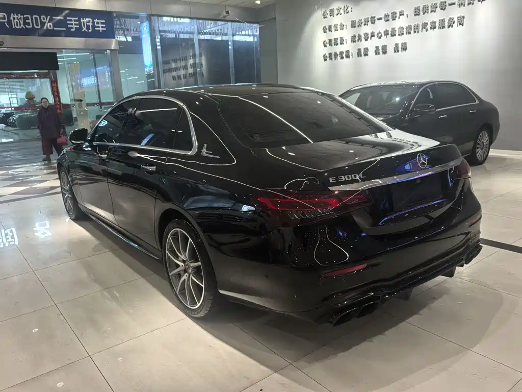 MERCEDES-BENZ E CLASS