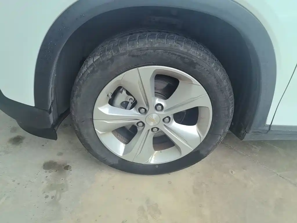 Chevrolet Menlo — миниатюра 23