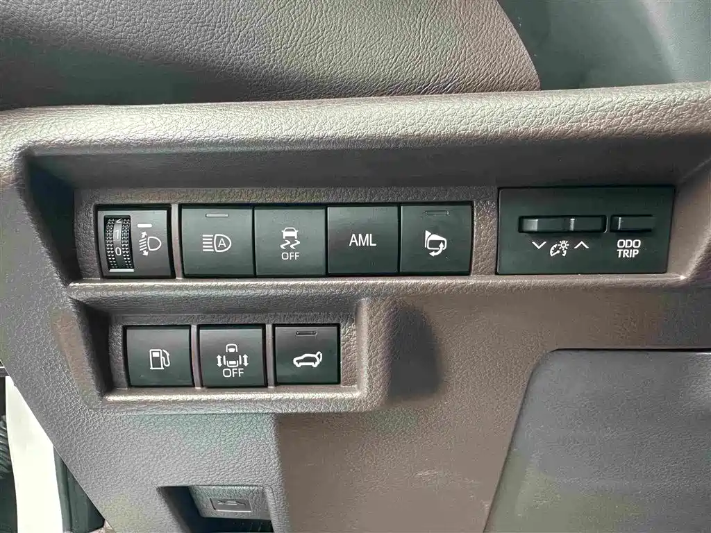 Toyota Sienna — миниатюра 20