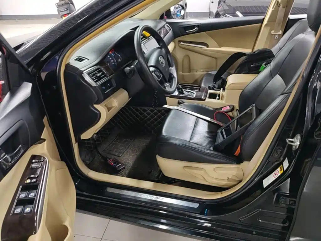 Toyota Camry — миниатюра 16