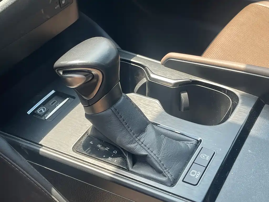 Lexus ES — миниатюра 6