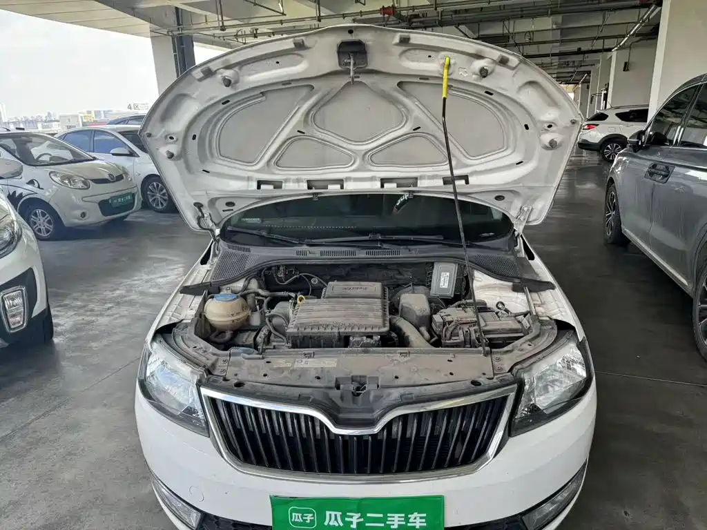 Skoda Rapid Spaceback — миниатюра 16