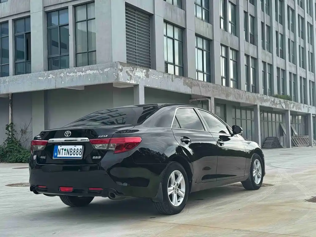 Toyota Reiz — миниатюра 9