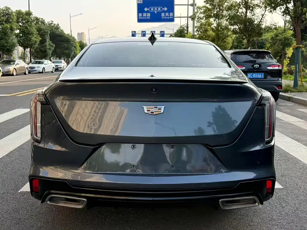 Cadillac CT4 - фото 11