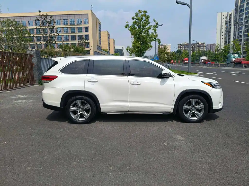 Toyota Highlander — миниатюра 13