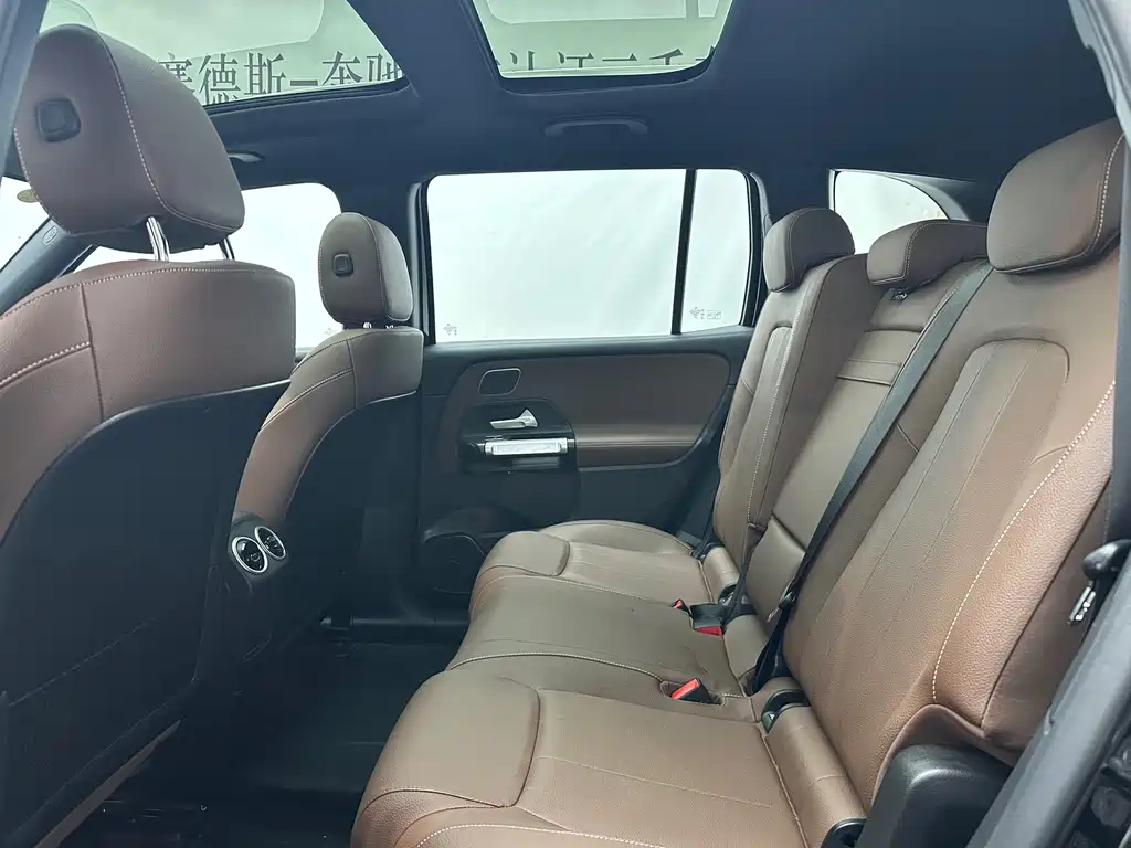 Mercedes-Benz EQB — миниатюра 12