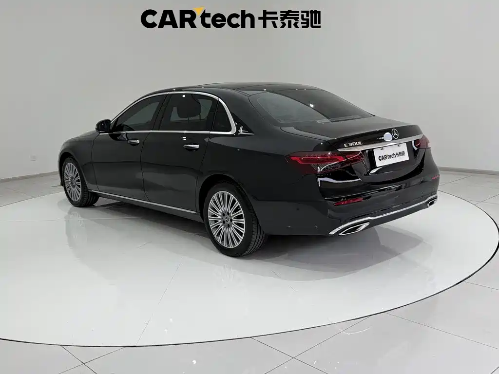 Mercedes-Benz E-Class — миниатюра 7