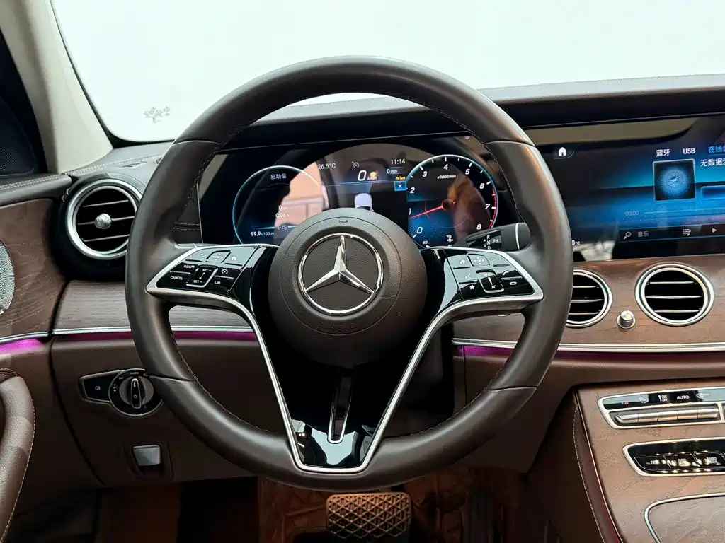 Mercedes-Benz E-Class — миниатюра 14