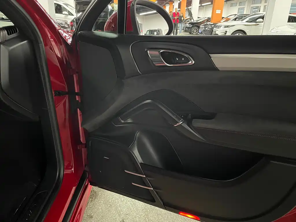 Porsche Cayenne — миниатюра 10