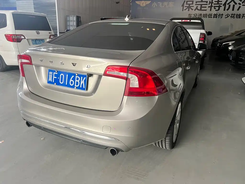 Volvo S60 — миниатюра 2