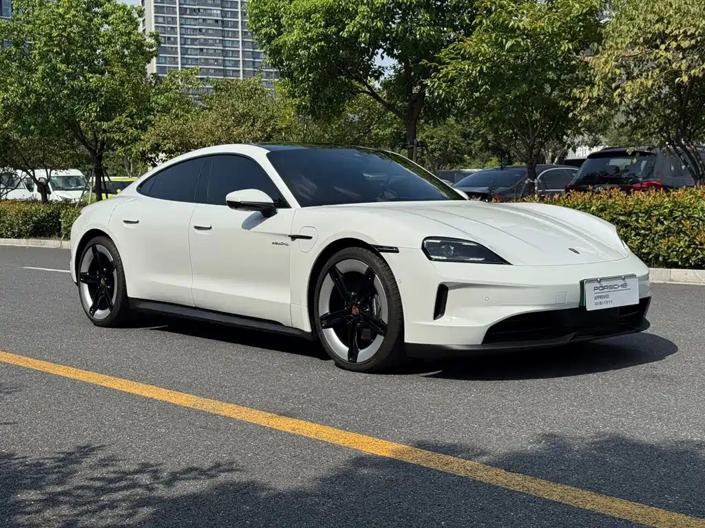 Porsche Taycan — миниатюра 3