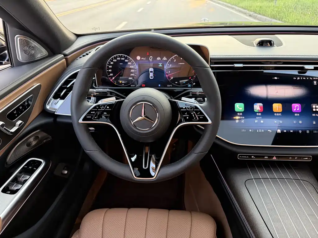 Mercedes-Benz E-Class — миниатюра 12