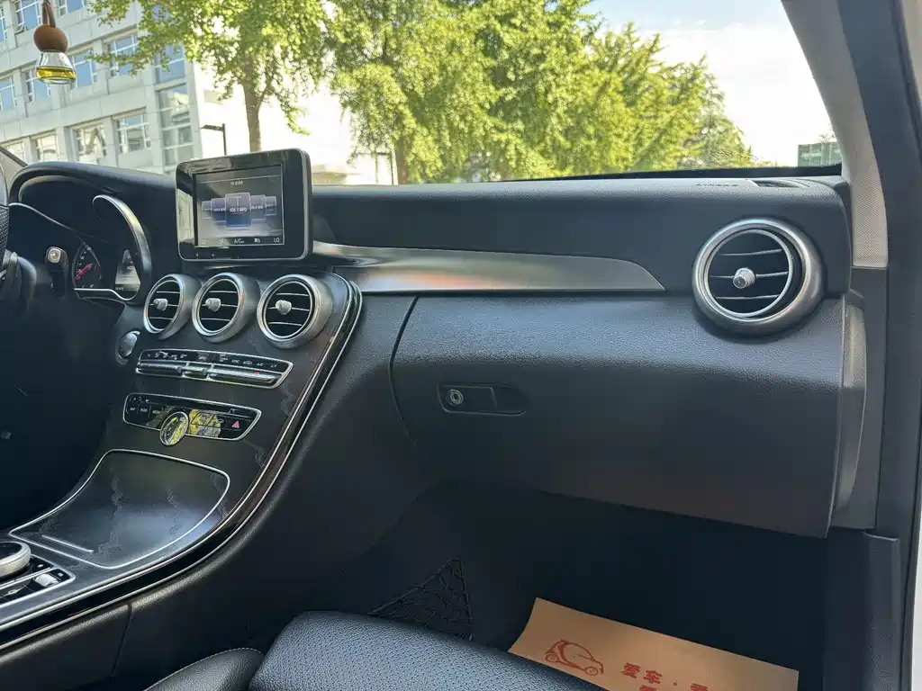 Mercedes-Benz C-Class (Import) — миниатюра 6