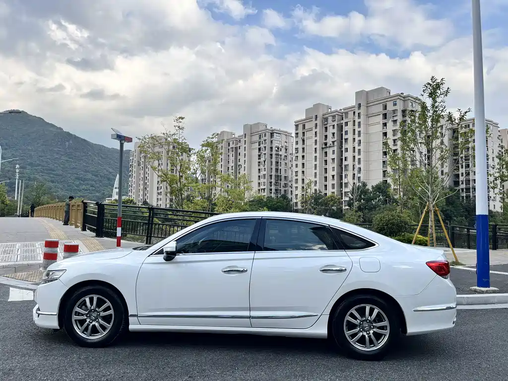 Honda Spirior — миниатюра 12