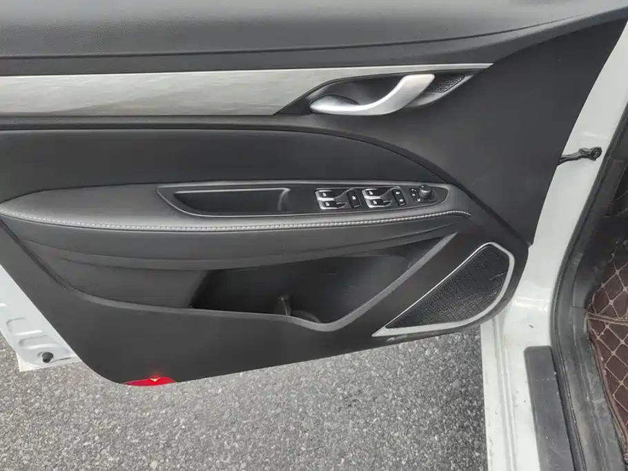 Geely Emgrand — миниатюра 7