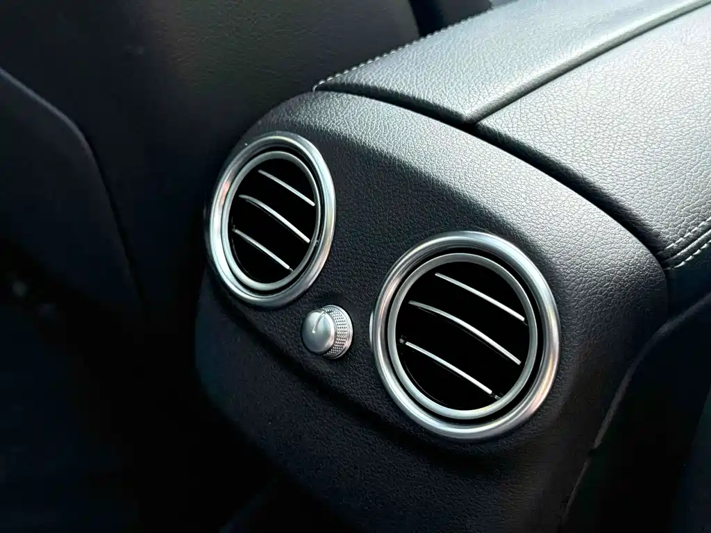 Mercedes-Benz C-Class (Import) — миниатюра 15