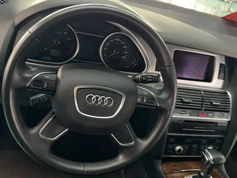 Audi Q7 — миниатюра 9
