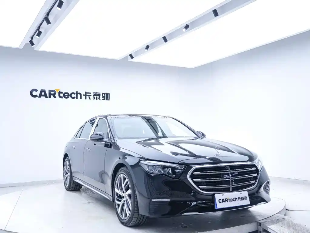 Mercedes-Benz E-Class — миниатюра 2