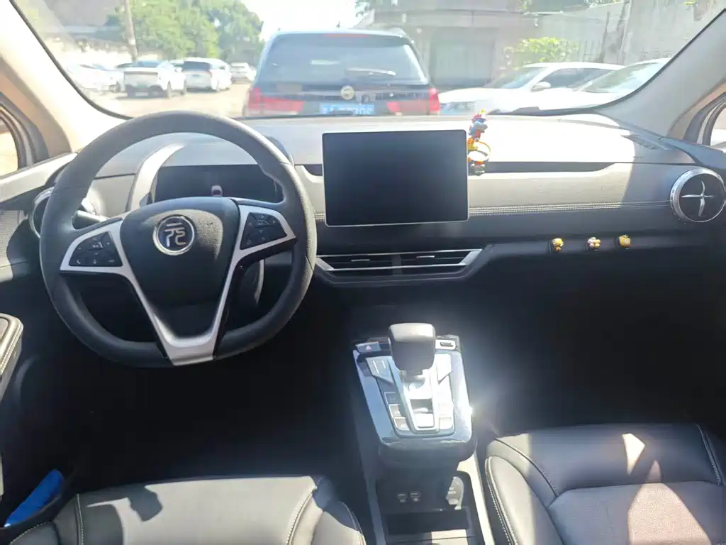 BYD Yuan EV — миниатюра 9