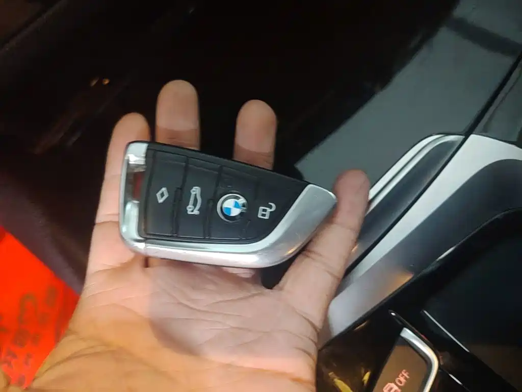 BMW 5 Series — миниатюра 9