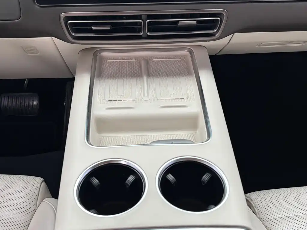 Li Auto Li MEGA — миниатюра 11
