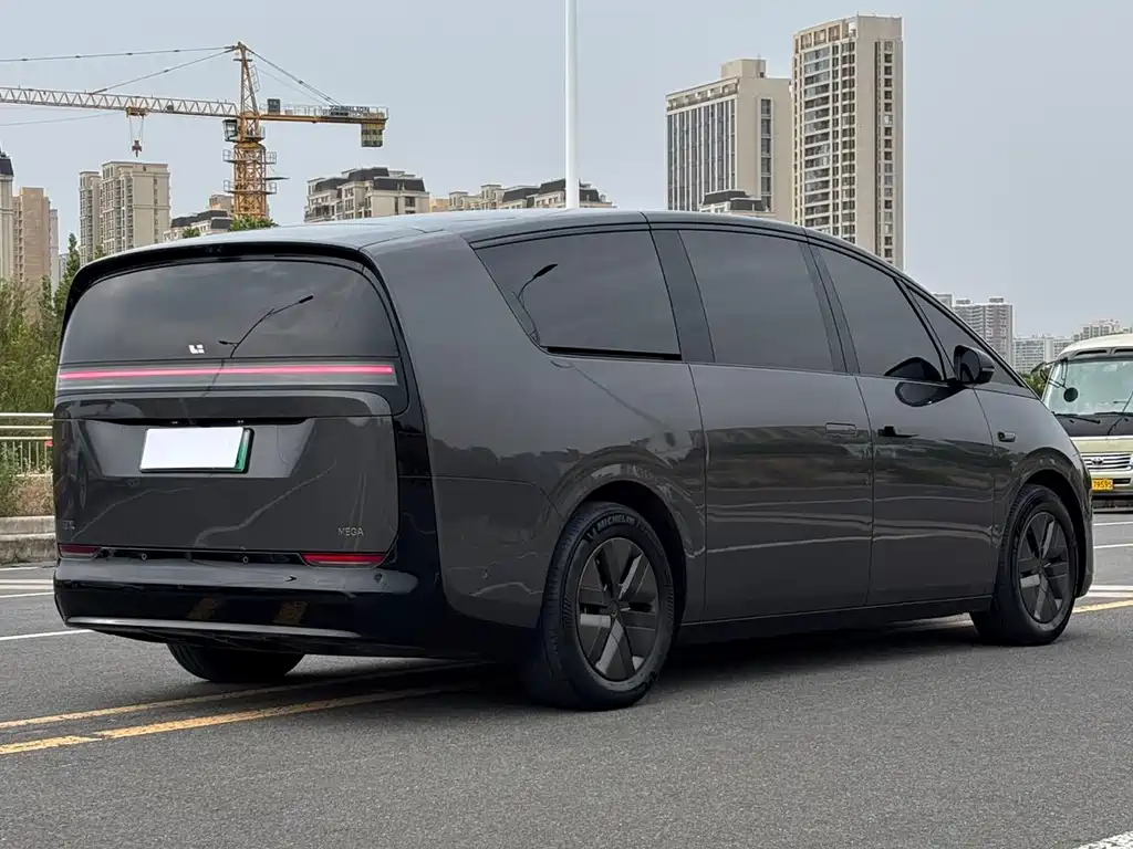 Li Auto Li MEGA — миниатюра 19