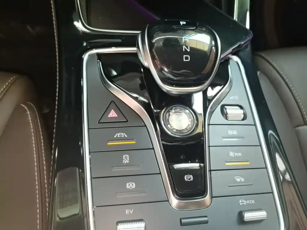 BYD MAX New Energy — миниатюра 14