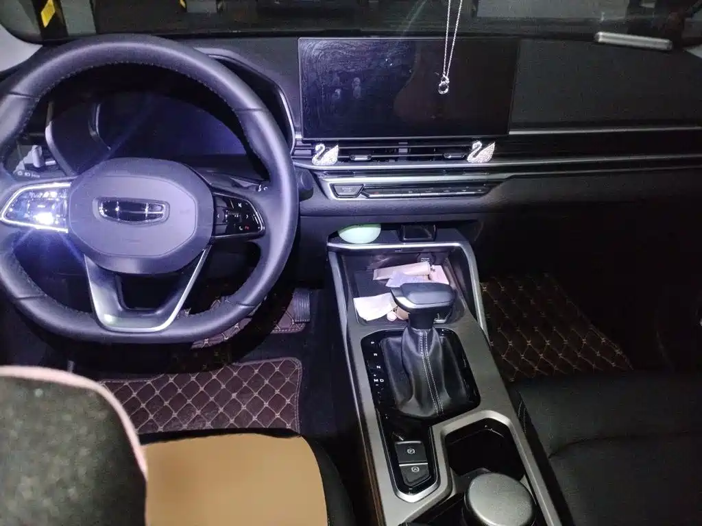Geely Emgrand — миниатюра 13