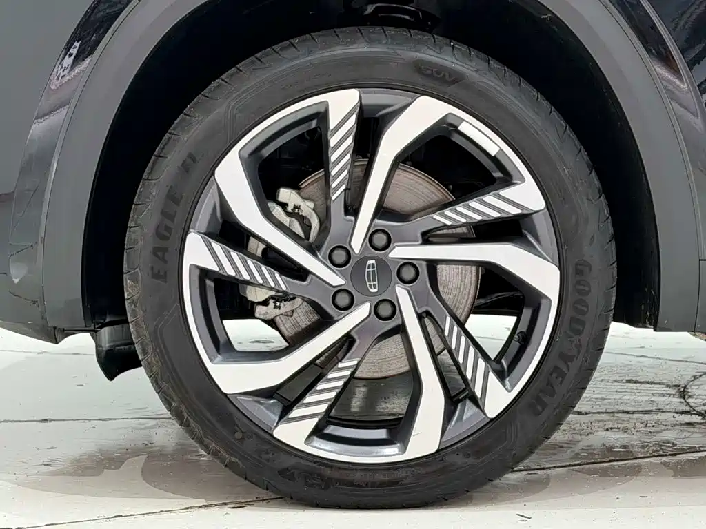 Geely Xingyue L — миниатюра 11