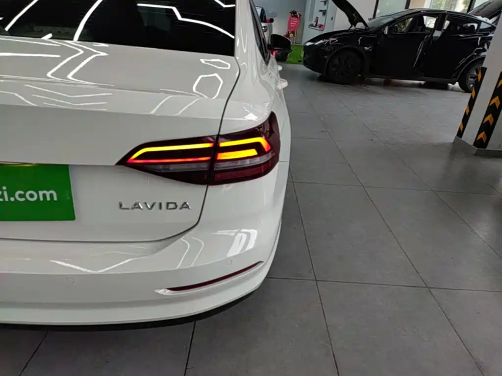 Volkswagen Lavida — миниатюра 8
