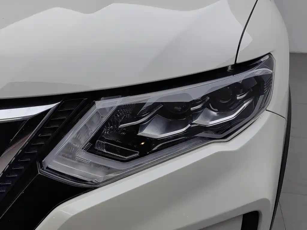 Nissan X-Trail — миниатюра 7