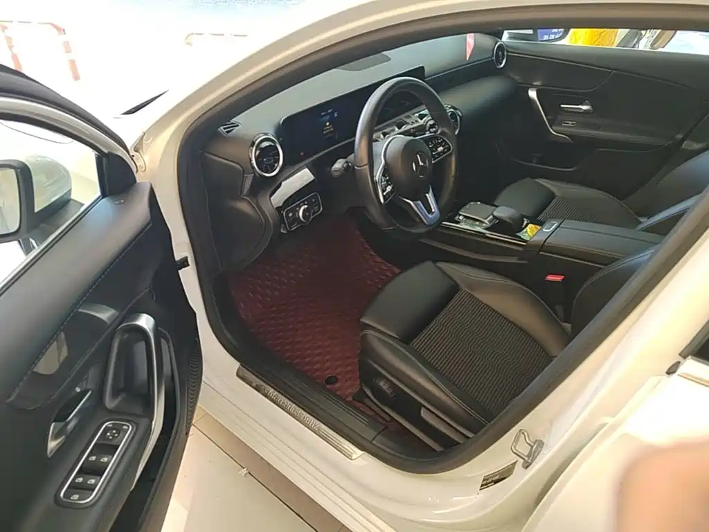 Mercedes-Benz A-Class (Import) — миниатюра 12