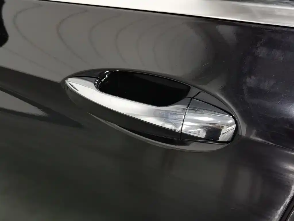 Mercedes-Benz E-Class — миниатюра 18