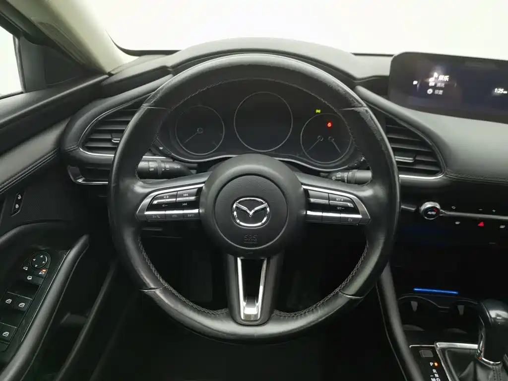 Mazda 3 Axela — миниатюра 11
