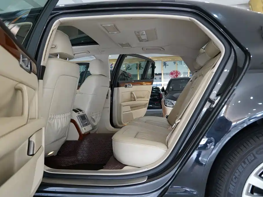Volkswagen Phaeton — миниатюра 6