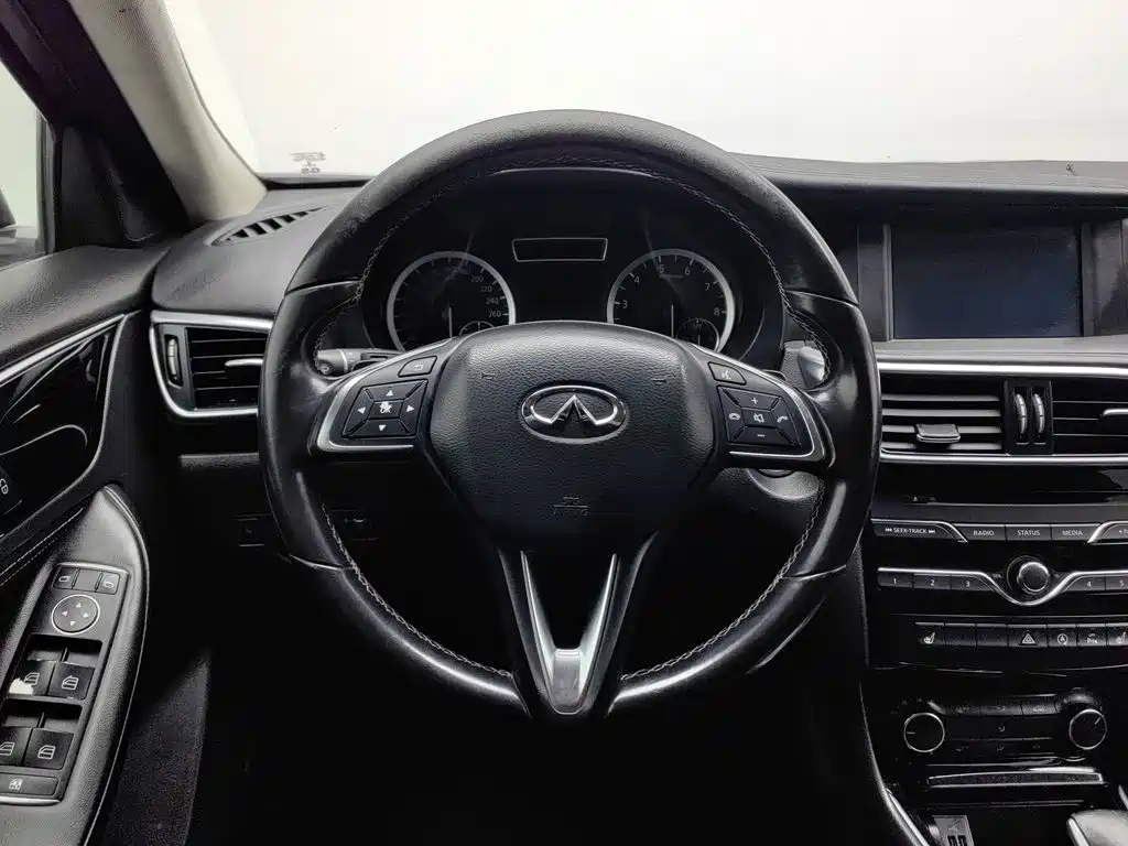 Infiniti QX30 — миниатюра 11