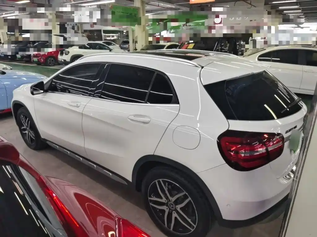 Mercedes-Benz GLA — миниатюра 5