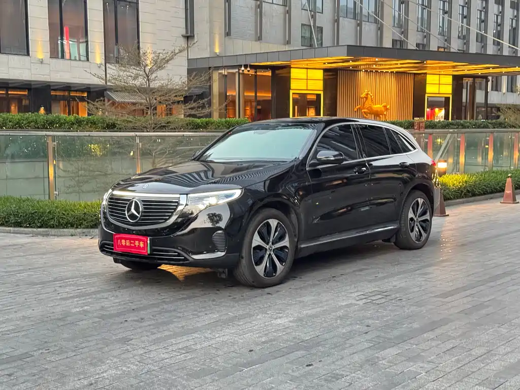 MERCEDES-BENZ EQC